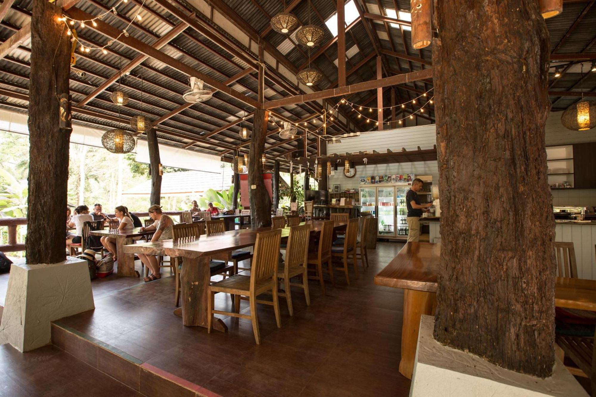 Rock And Tree House Resort Khao Sok National Park Exterior photo